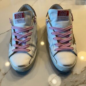 Women’s Golden Goose Superstar low top mixed leather sneakers!!!